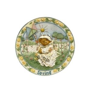 Vintage 1996 CHERISHED TEDDIES FOUR SEASONS COLLECTION PLATE - SPRING